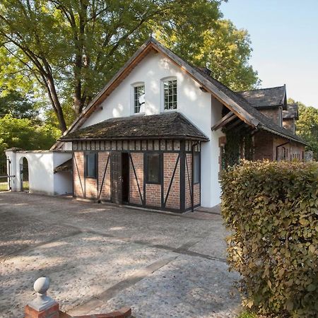 Dom Lowczego Gnoyna Park Guest House Radziejowice Exterior photo